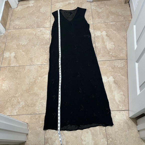 - - st Vincent black shift maxi dress, size M, embroidered in floral detai… - Picture 4 of 7